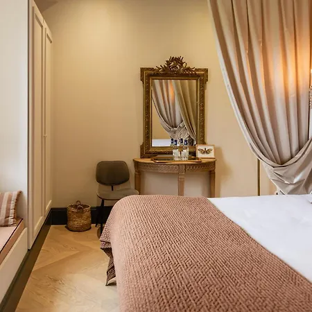 Chateau Leognan, Domaine Viticole - Proche Bordeaux Hotel