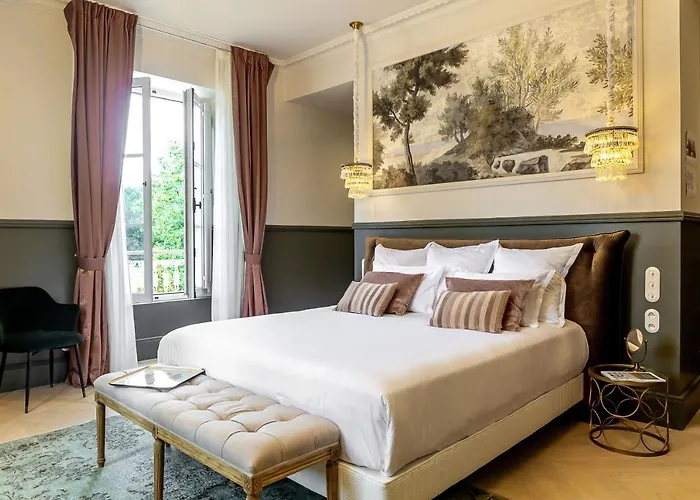 Chateau Leognan, Domaine Viticole - Proche Bordeaux Hotel 5*