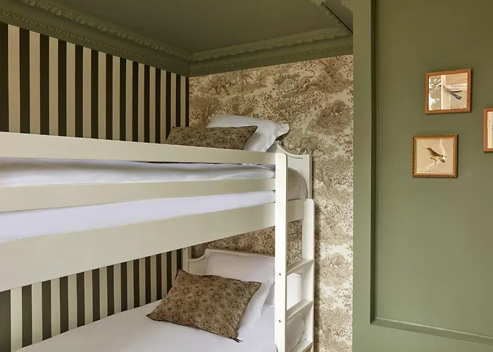 Chateau Leognan, Domaine Viticole - Proche Bordeaux Отель Леоньян