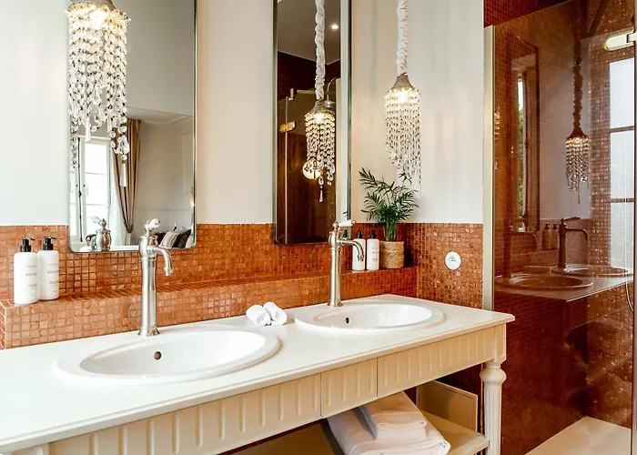 Château De Hotel 5*