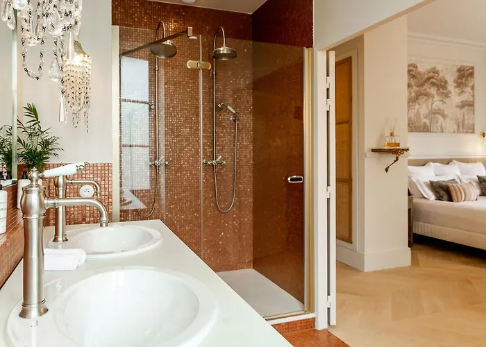 Отель Chateau Leognan, Domaine Viticole - Proche Bordeaux Леоньян