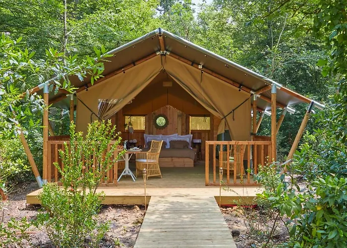 Chateau Leognan, Domaine Viticole - Proche Bordeaux Hotel 5*