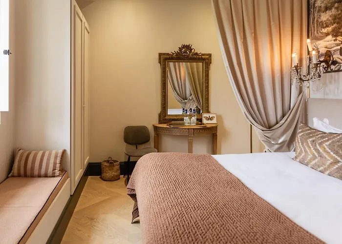 Chateau Leognan, Domaine Viticole - Proche Bordeaux Hotel